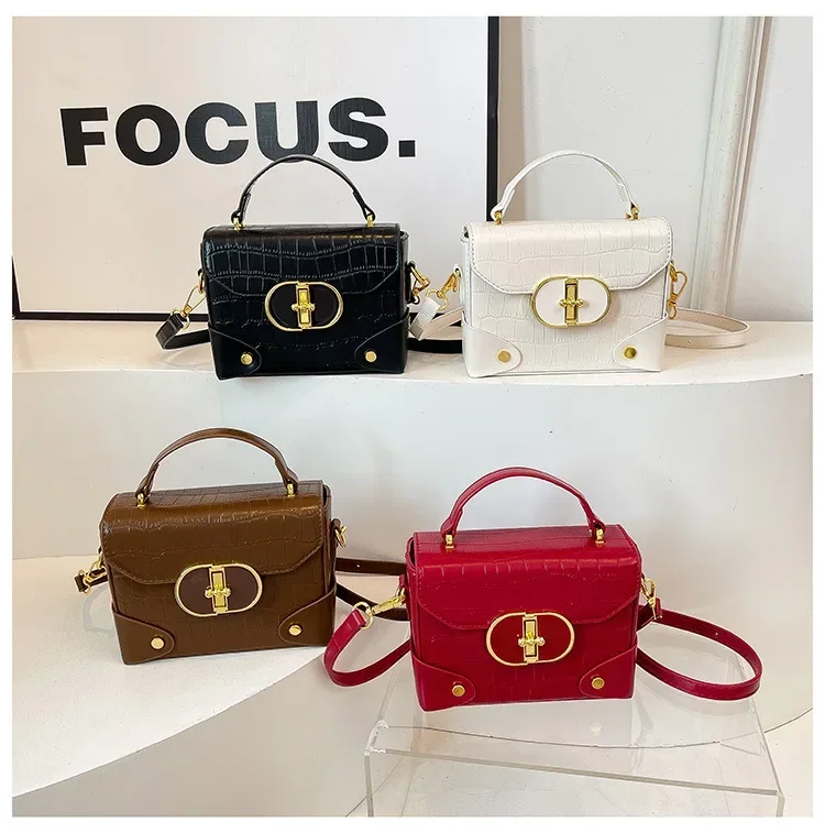 Bolso cuadrado pequeño con textura de cocodrilo de moda 2025, bolso de viaje/diario para mujer, estilo versátil de hombro/mensajero