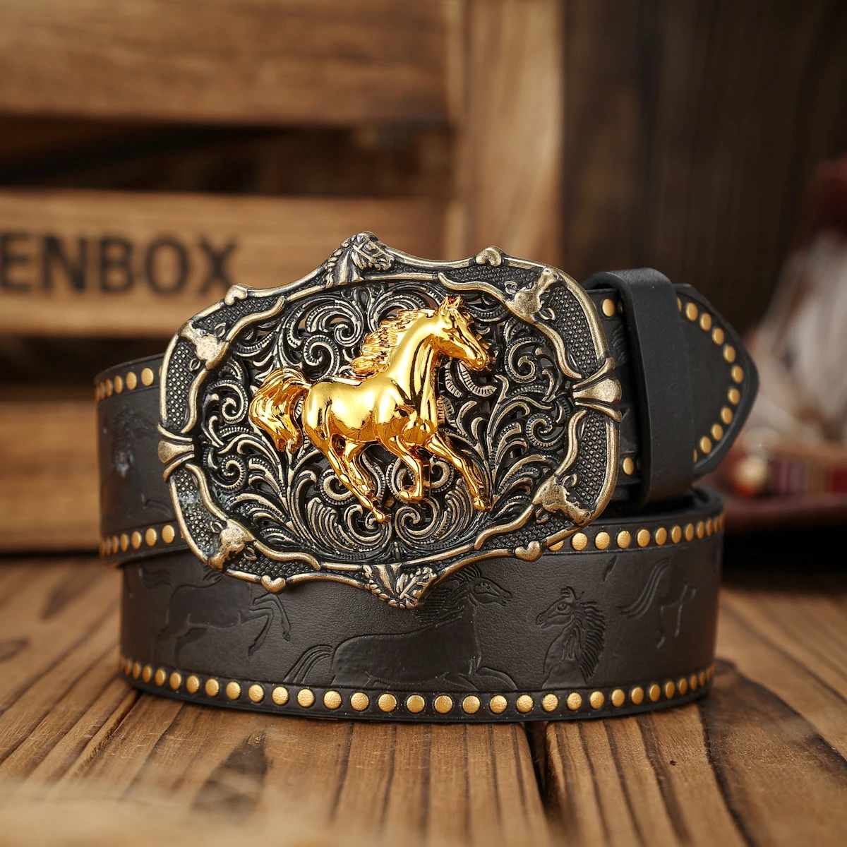 Ein Unisex-Gürtel im Western-Stil mit Vintage-Metallschnallen, strapazierfähigem PU-Leder und einem modernen Modeaccessoire für Cowboys. – Detail 2