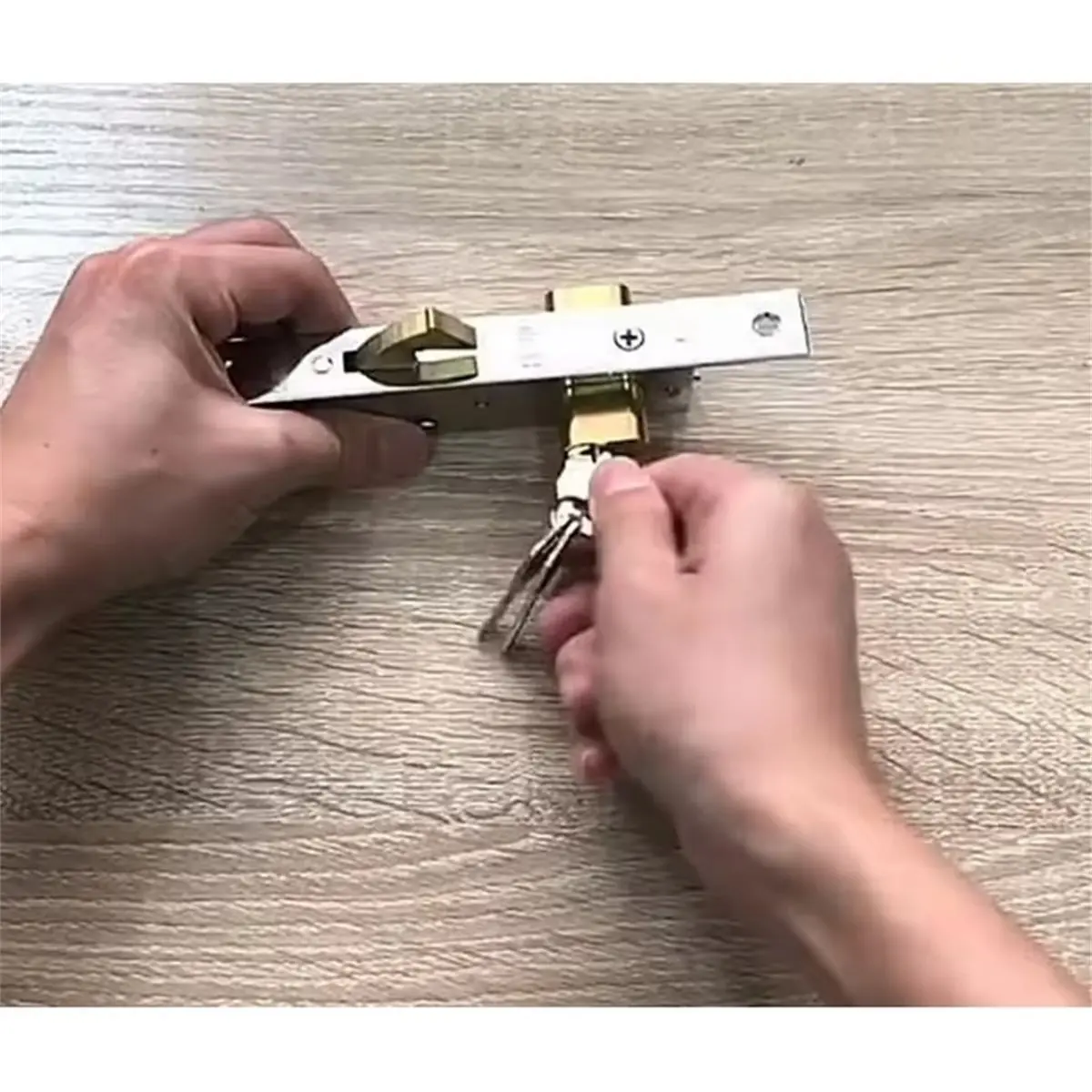 【MUST-HAVE LIST】 5586 Door Hook Lock Sliding Door Lock Replacement Security Lock with Keys for Kitchen Balcony Accessories