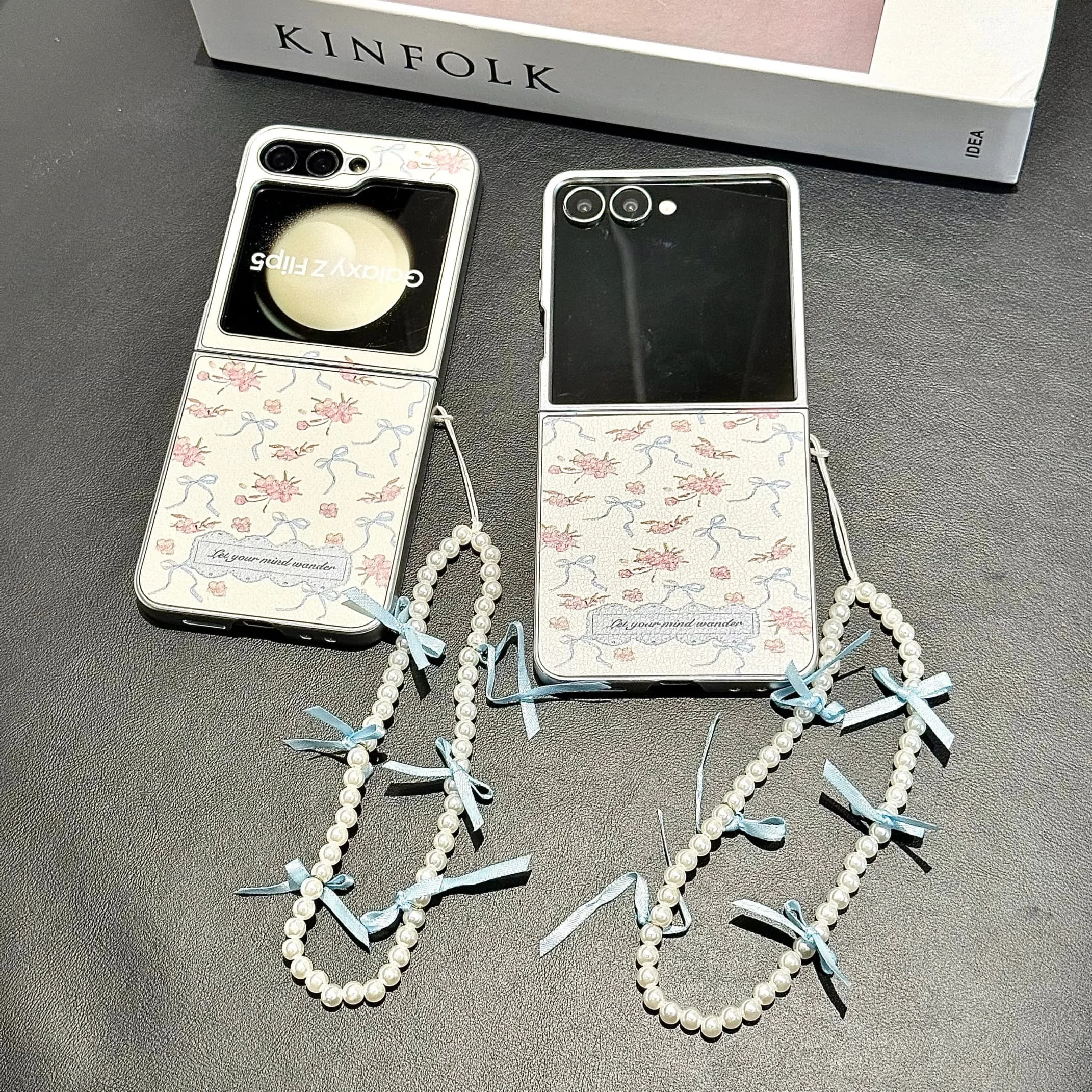 

Back Cover For Samsung Galaxy Z Flip 7 6 5 4 Flip Case Rose Floral Blue Bowknot Wristband Bracelet Chain Shockproof Phone Case