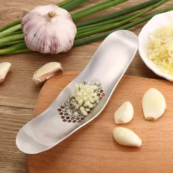 Garlic Press Rocker Stainless Steel Garlic Crusher Chopper Slicer Garlic Cutter Chopping Peeling Tools Home Kitchen Gadgets