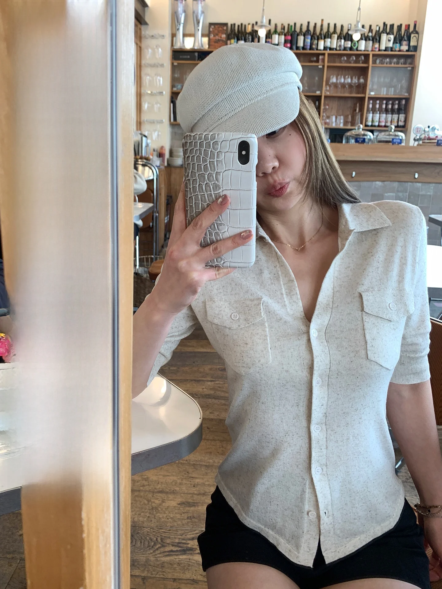 

Синяя женская приталенная льняная рубашка с коротким рукавом, двумя карманами, летняя, новая модель, универсальная, повседневная, с V-образным вырезом, на пуговицах