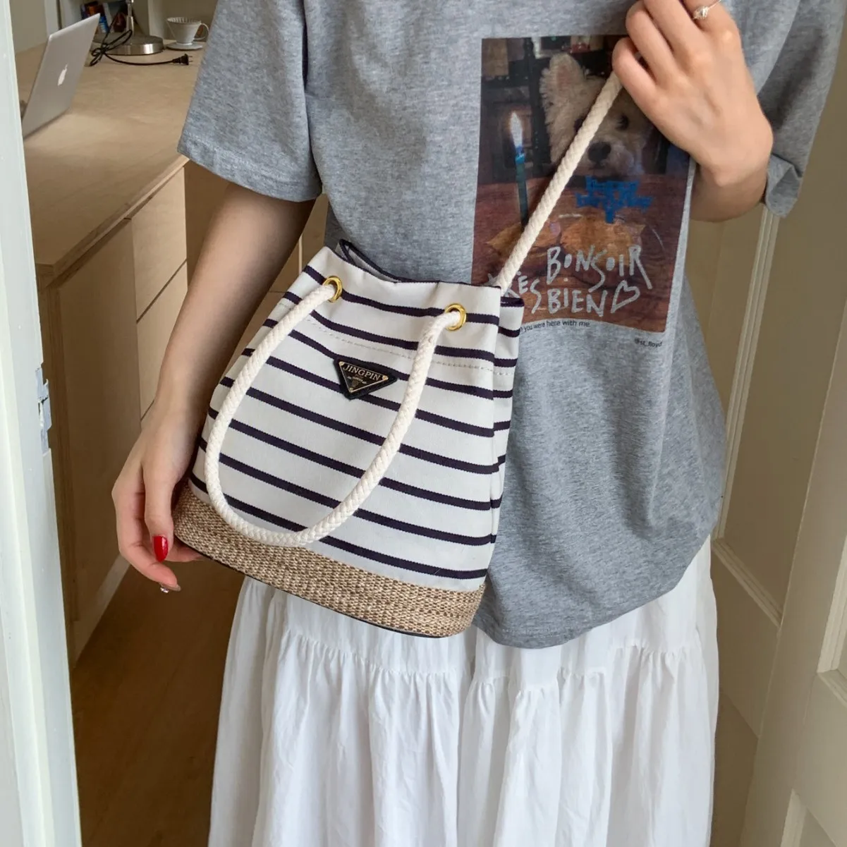 

2025 Striped Canvas Beach Bag - Women's Adjustable Shoulder Tote, Lightweight Crossbody Purse for Summer Travel