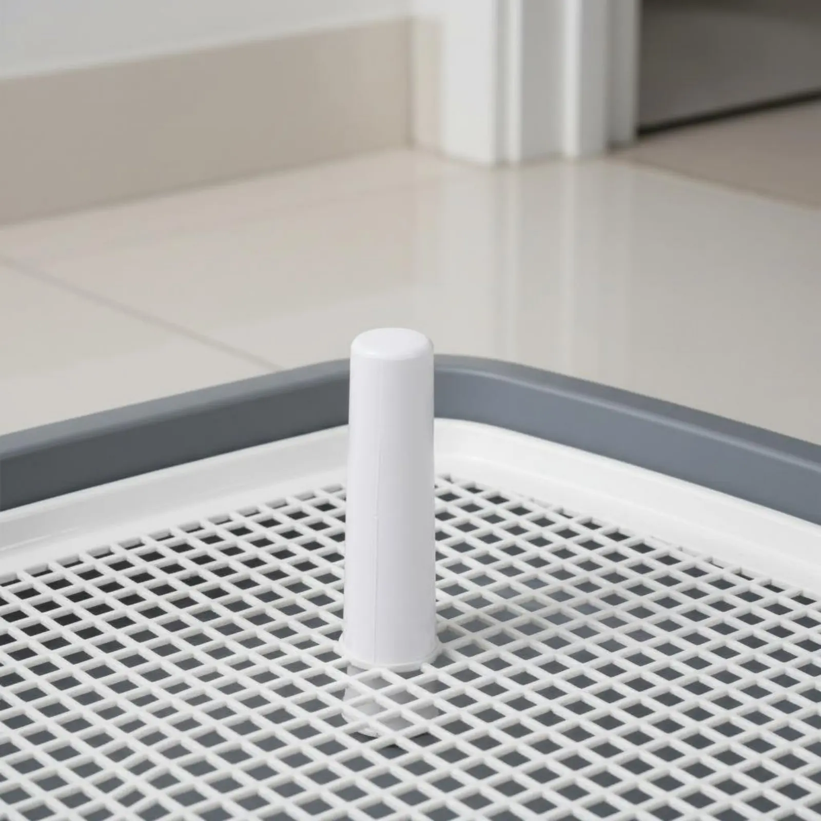 Dog Potty Tray with Post Removable Grate Indoor Dog Potty Tray Indoor Puppy Training Pad Holder Keeps Paws Dry Pee Pad Holder