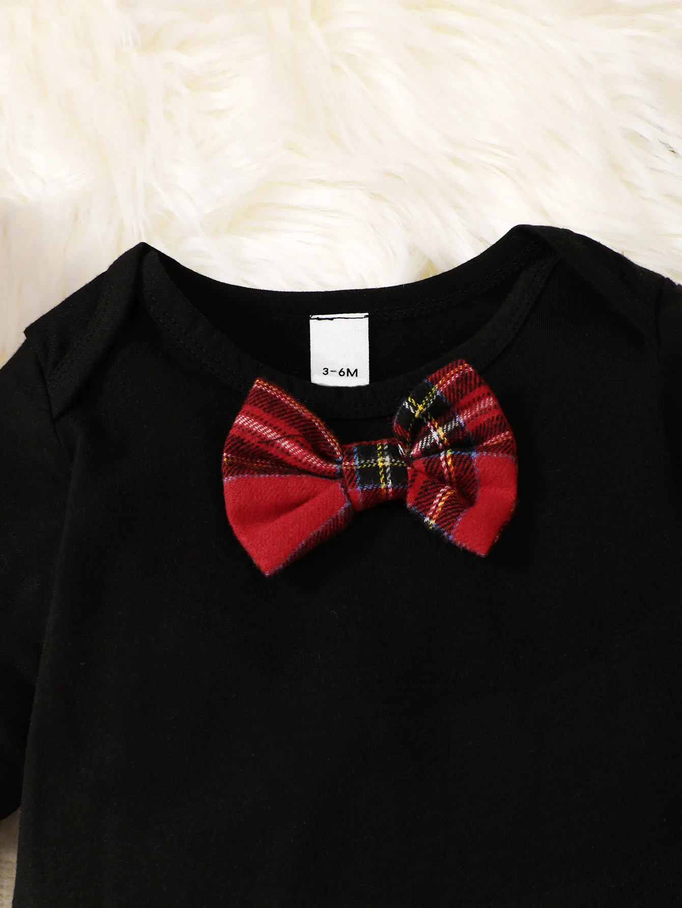 مجموعة رجل صغير لطيف لحديثي الولادة في الربيع والخريف، تتميز بسترة سوداء من قطعة واحدة مع بنطال متقلب أحمر