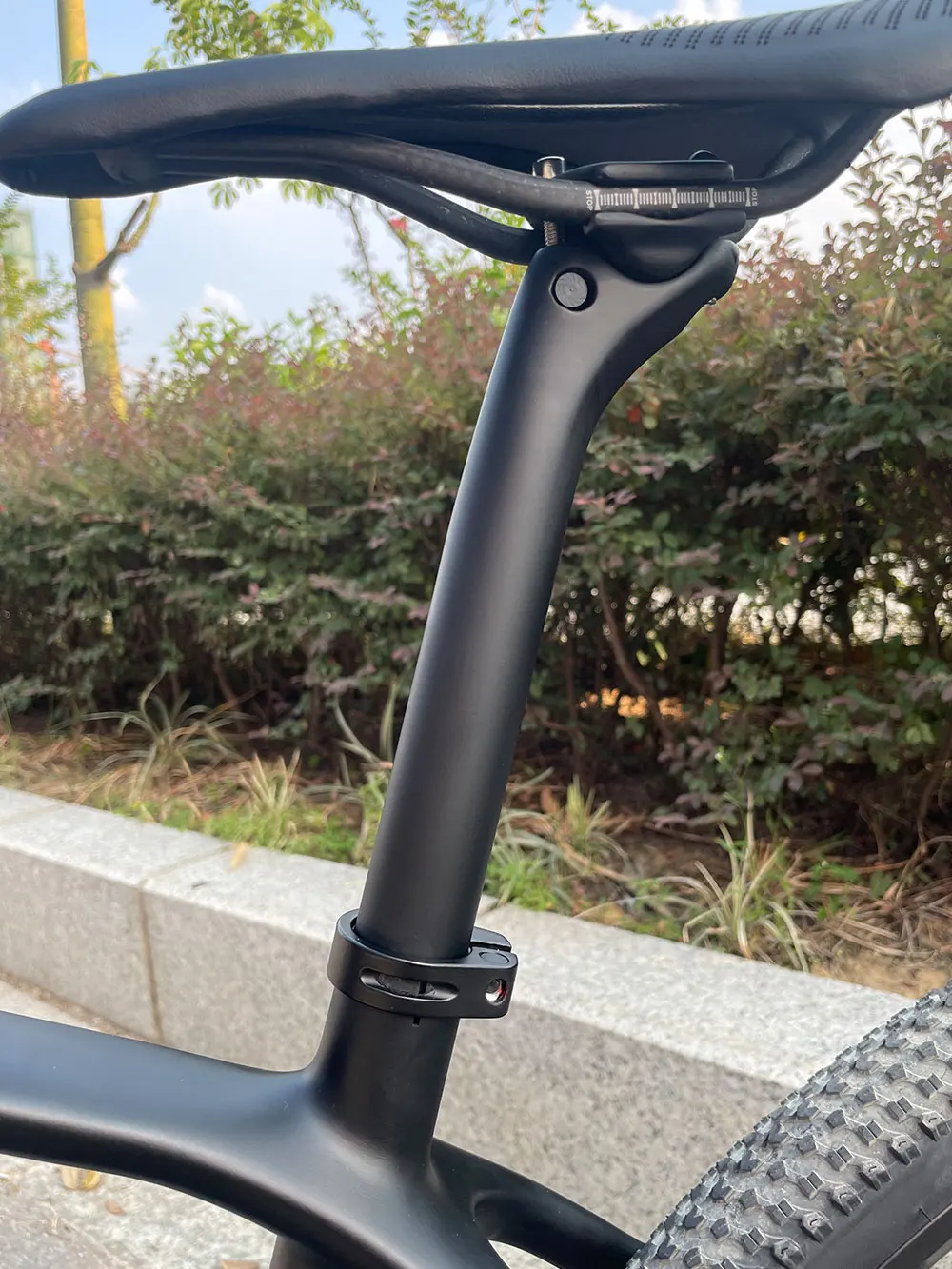 Neue Carbon-Sattelstütze für Mountainbikes, Rennrad-Sattelstütze, versetzte Sattelstütze, 20 Fahrradteile, 25,4/27,2/30,9/31,6*350/400/450mm – Detail 12