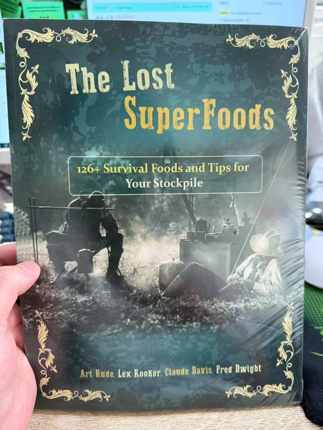 

A New Survival Book "Lost Super Food" in 2025: 126+ Survival Guide and Food Storage Method Far From Urban Self-reliance