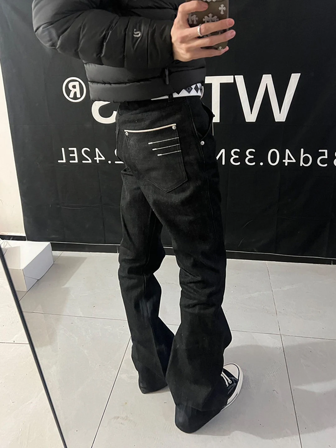 

Мужские джинсы Bla Jeans: весенние, в американском уличном стиле, с вышивкой, слегка расклешенные, прямого кроя, со средней посадкой, на молнии
