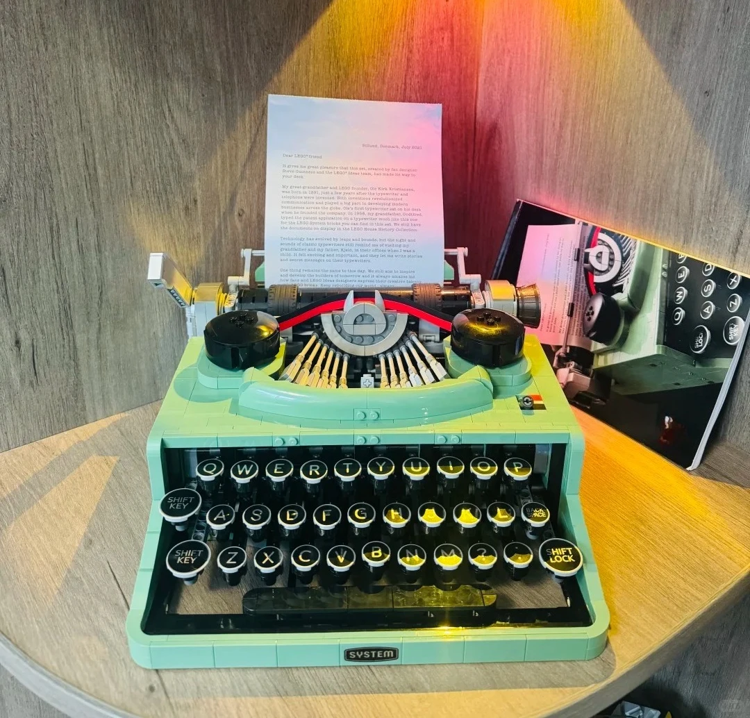 LEGP 아이디어 타자기 21327 빌딩 블록 세트 성인용 수집용 레트로 디스플레이 모델 장난감 독특한 어린이 선물 장식