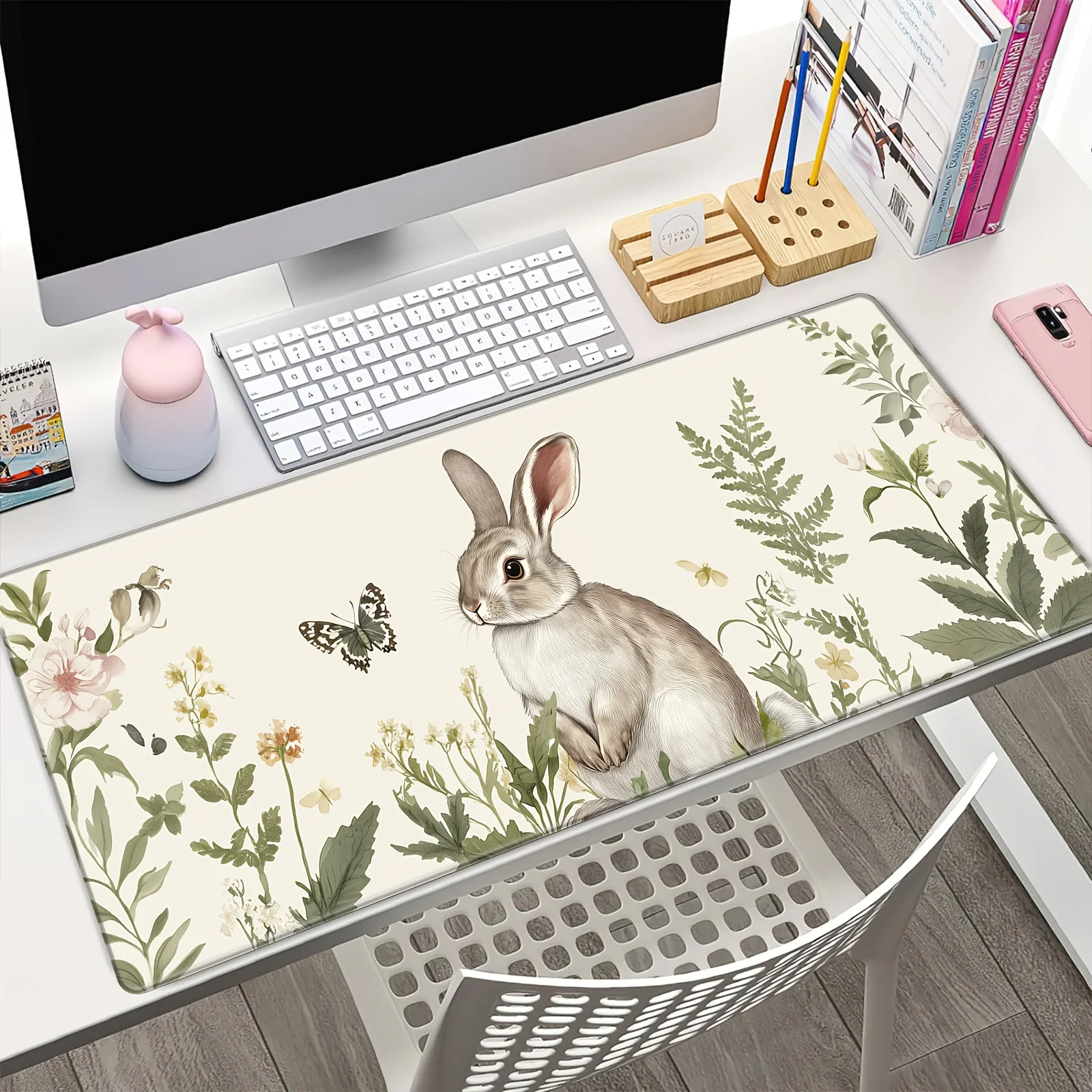 

Cute rabbit XXL floral design mouse pad, anti-slip rubber base beige, suitable for gamers and offices, high quality