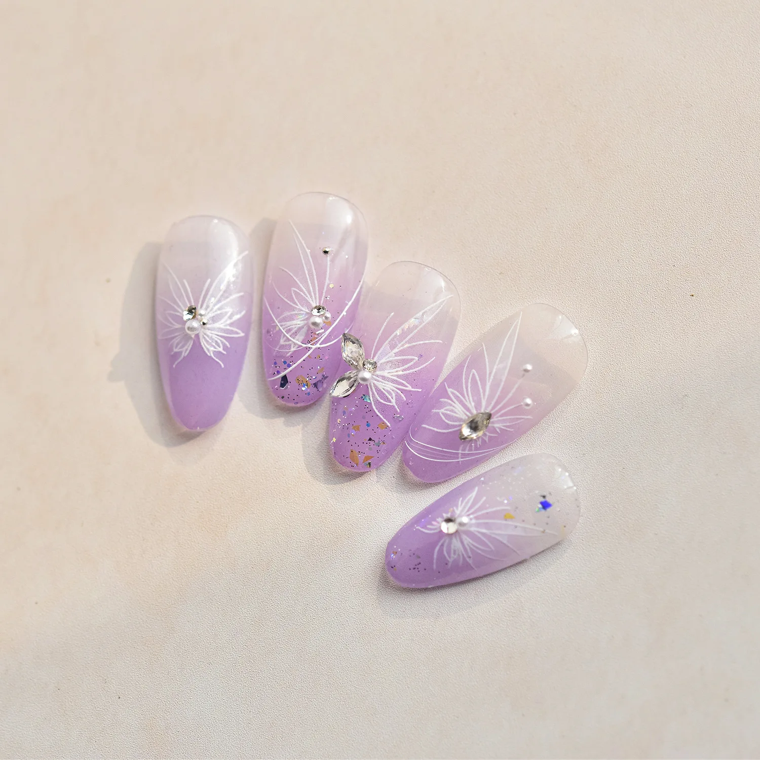 1Pcs Butterfly Nail Art Stickers Adhesive Shinny Butterfly Nail Stickers Shell Light Design Adhesive 5D Nail Art Decoration DIY