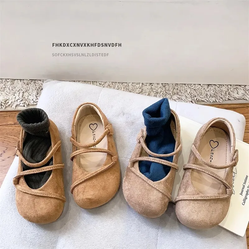 

Girls Casual Flat Shoes 2025 Spring and Autumn New Children's Leather Shoes Velvet Fabric Classic Soft Soled Princess Shoes