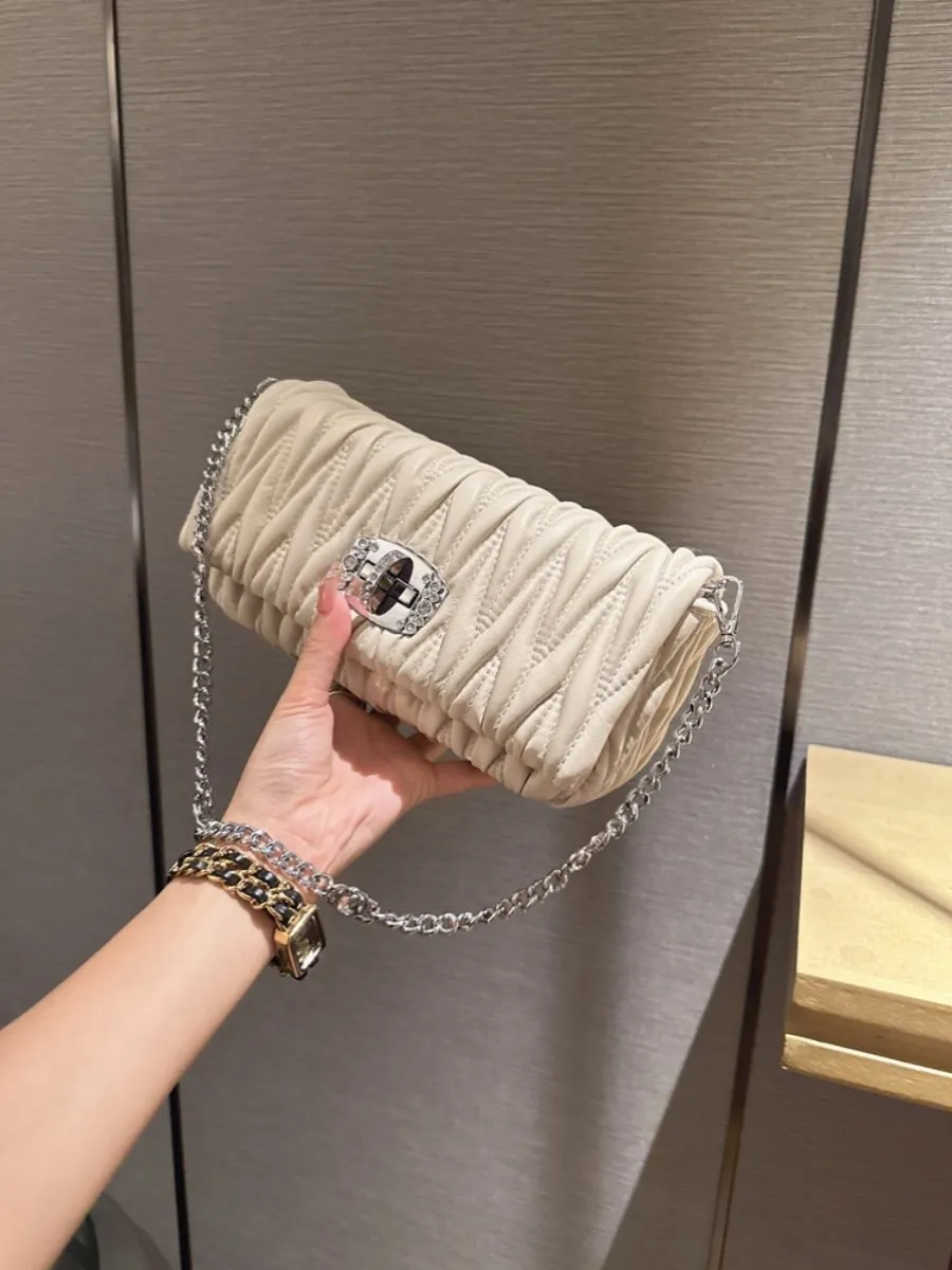 

Genuine Leather Fonck Pleated French Bread Bag Pillow Women's New 2025 Diamond Chain Single Shoulder Crossbody Bag