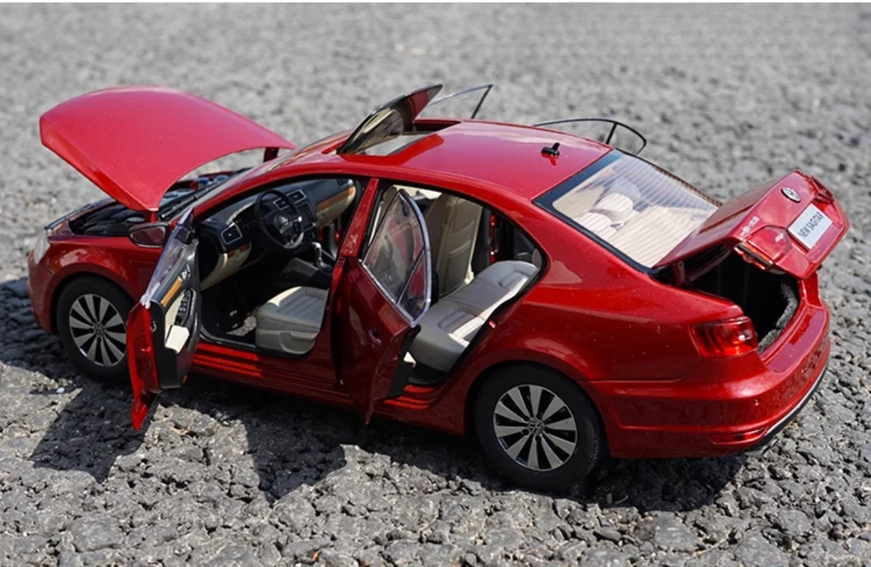 FAW Diecast Escala 1/18 Volkswagen All New Sagitar 2012 Modelo Ano Liga de Prata Modelo de Carro Brinquedos para Meninos Brinquedos de Presente para Meninos