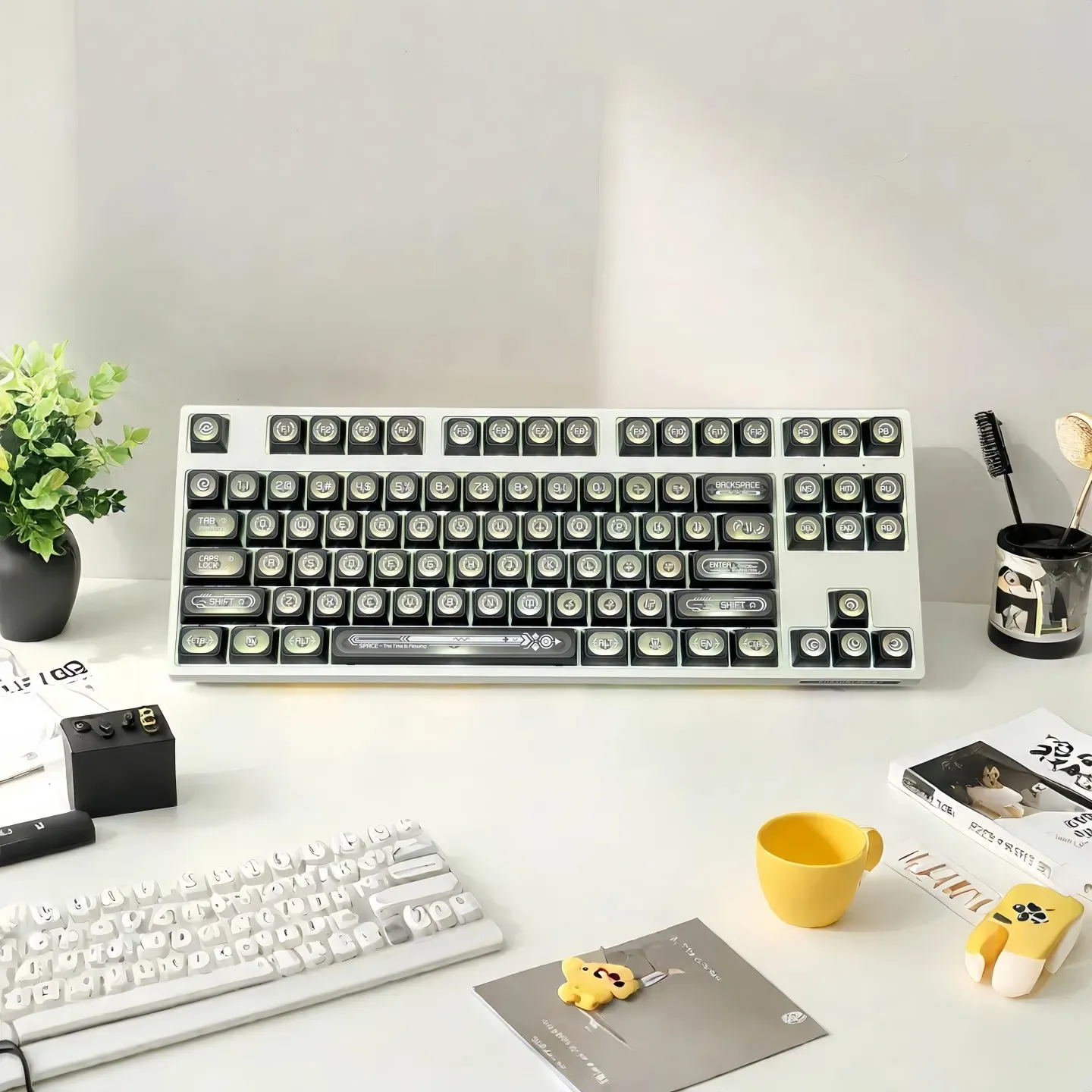 Teclas brillantes por sublimación de tinte, perfil Cherry, 136 teclas, teclas transparentes de ojo de gato negro para teclado de interruptores Cherry MX