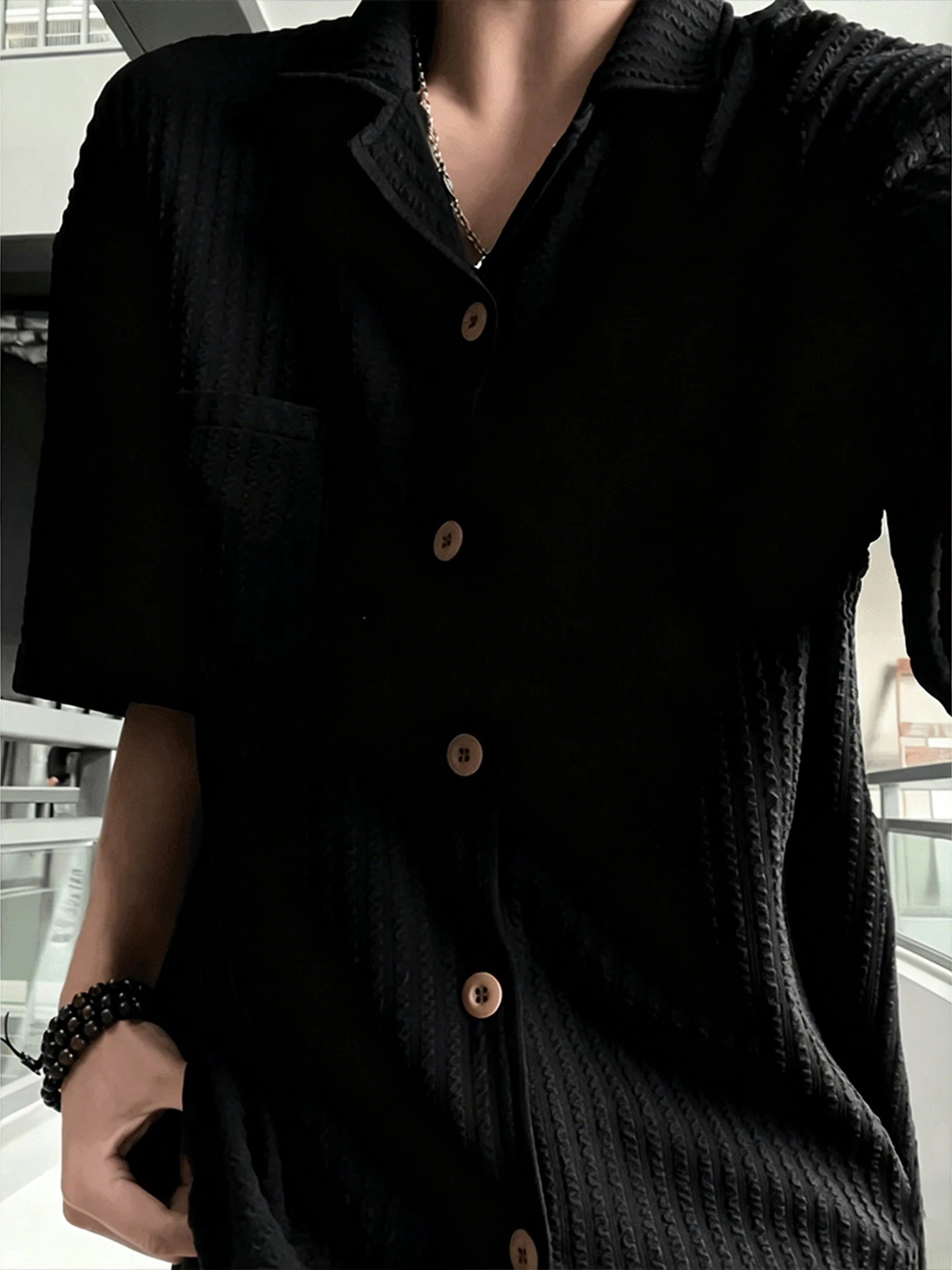 

Black Textured Ice Silk Short Sleeve Men's Shirt Summer Drapey Breathable Half Sleeve Sun Protection Top Lazy Style Casual Fit