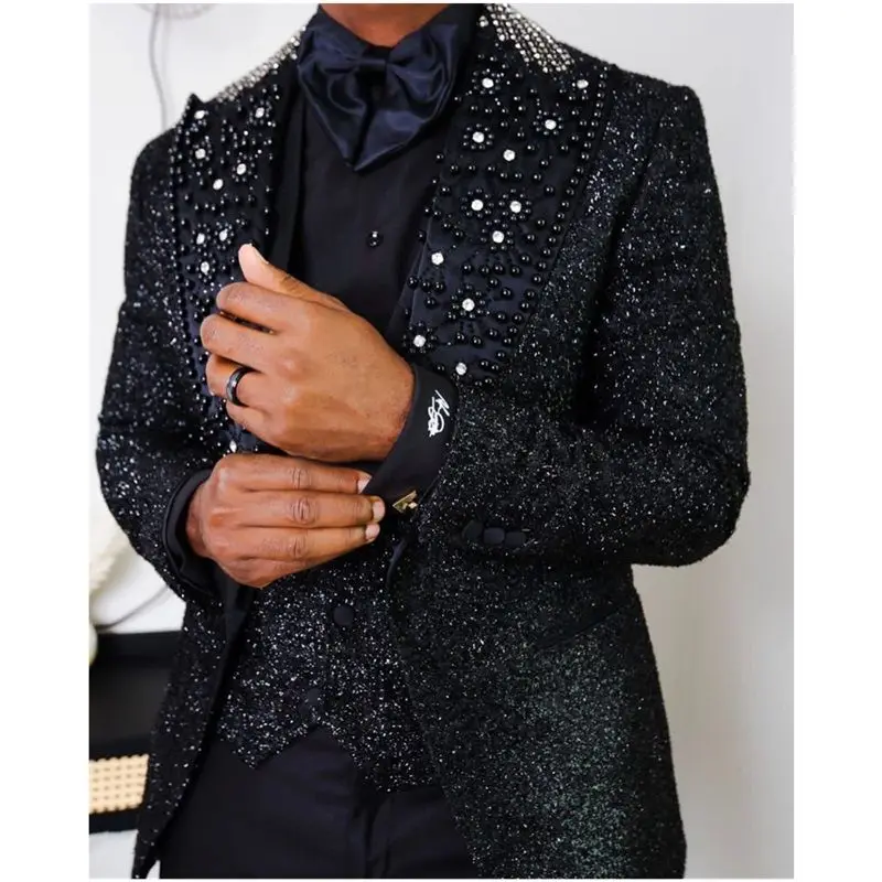 Sparkly Sequined Men Wedding Tuxedos 3 Pieces Crystal Beading Peaked Lapel Outfits Groom Black Pants Sets Birthday Party Wear