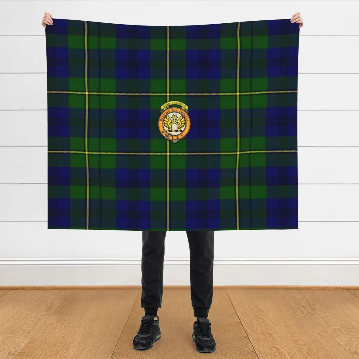 

Johnston Scottish Tartan and Crest Throw Blanket Plush Soft Plush Plaid For Sofa Thin Blankets