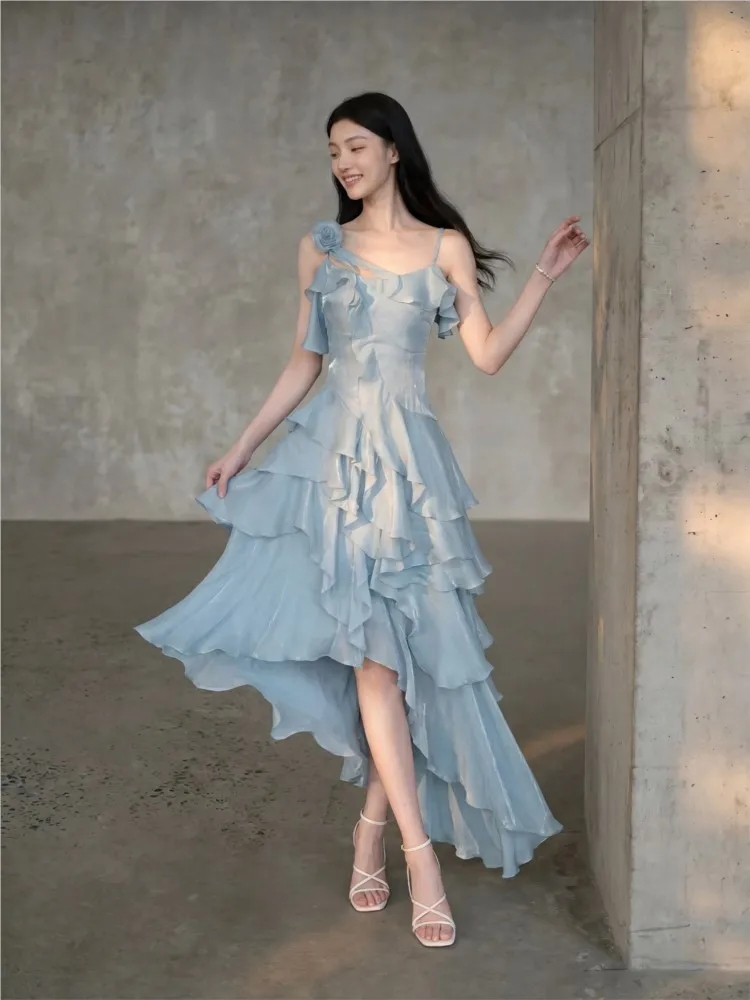 New irregular ruffled moonlight halter dress for holiday outings