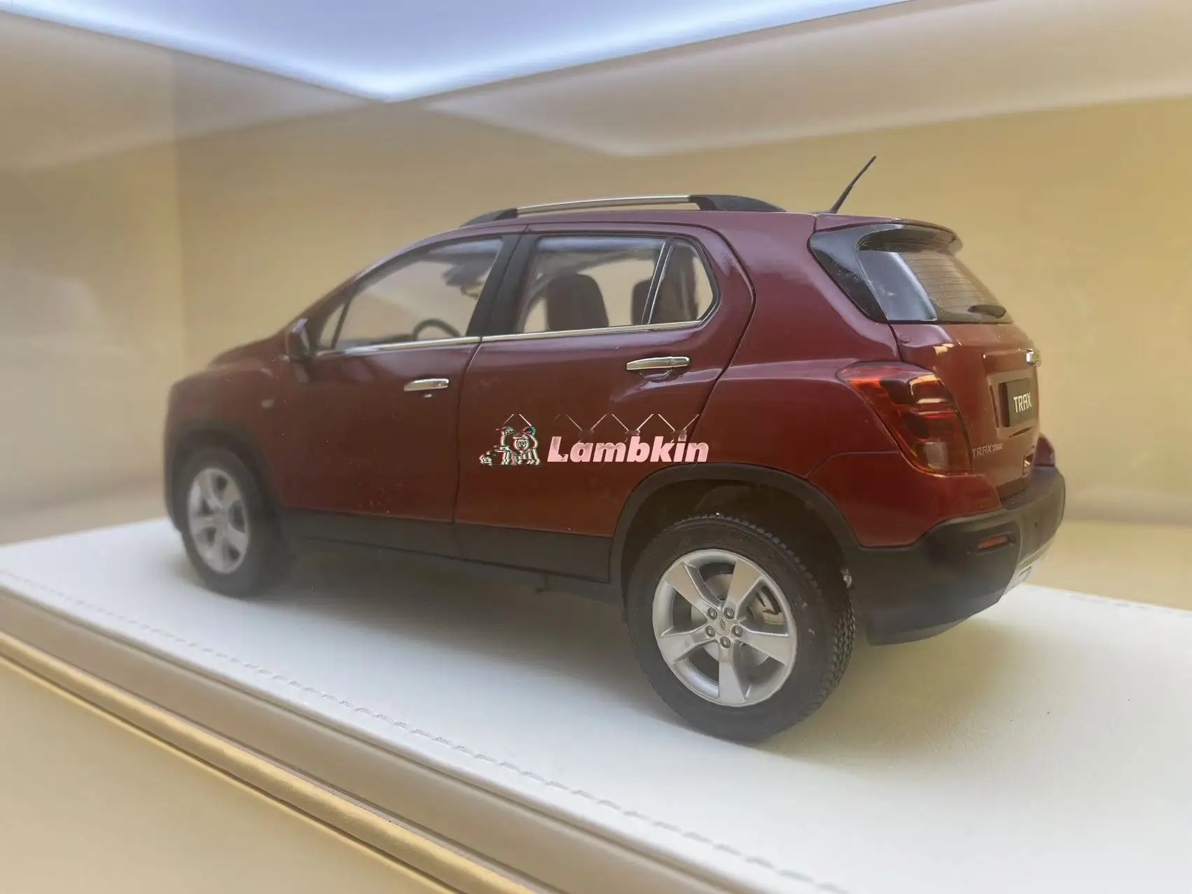 Original 1/18 chevrolet Trax SUV Red New Classic Stock Car model Collectibles Gifts Ornaments