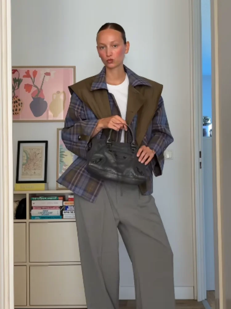 เสื้อโค้ทสองด้านมีสไตล์ผู้หญิงลำลองเก๋หลวมลายเสื้อกันลมฤดูใบไม้ร่วงแฟชั่นดีไซเนอร์ Y2k เสื้อผ้าสตรีทที่สะดุดตา