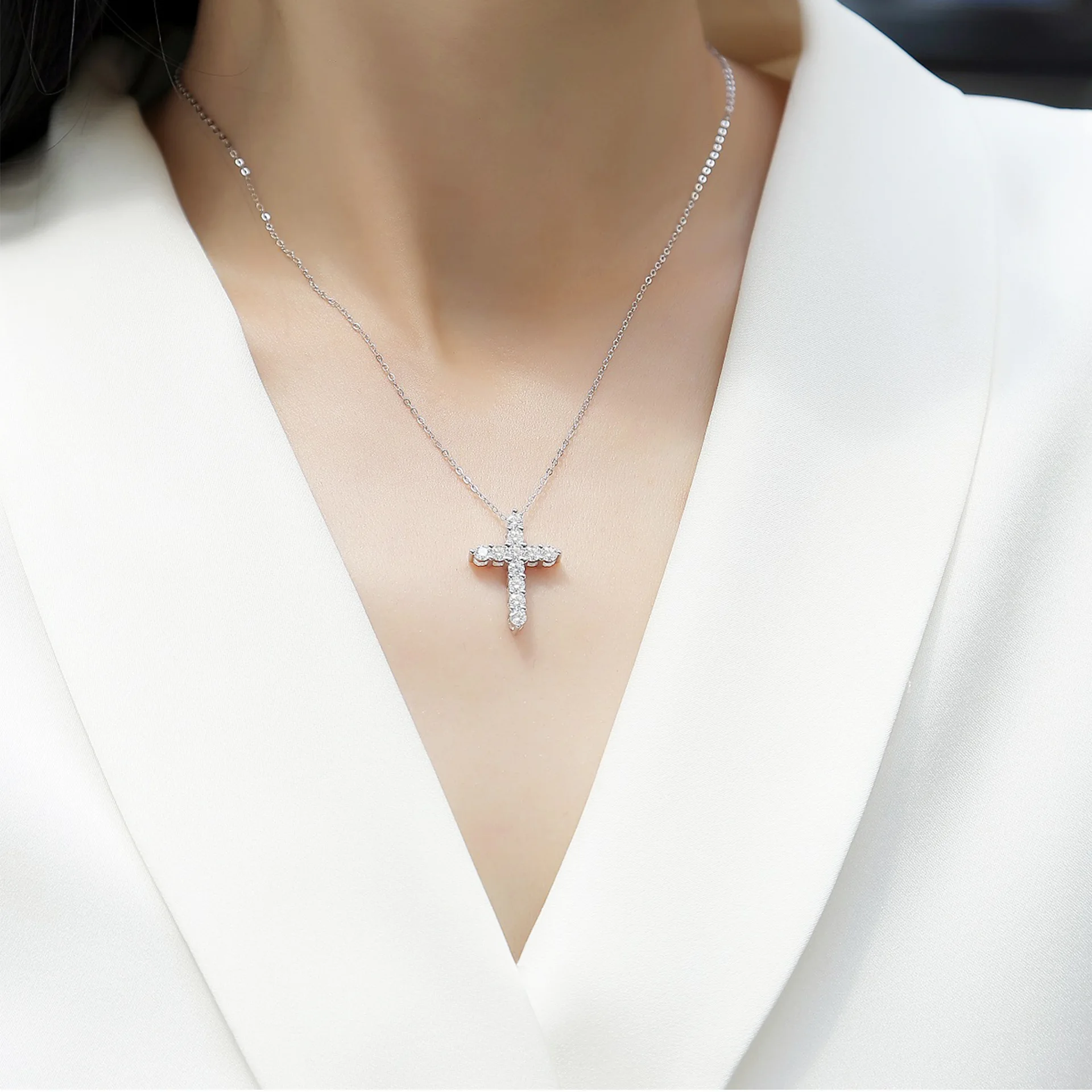 

925 silver cross moissanite pendant collarbone chain necklace simple and elegant exquisite jewelry Valentine's Day gift, birthday gift, holiday party gift