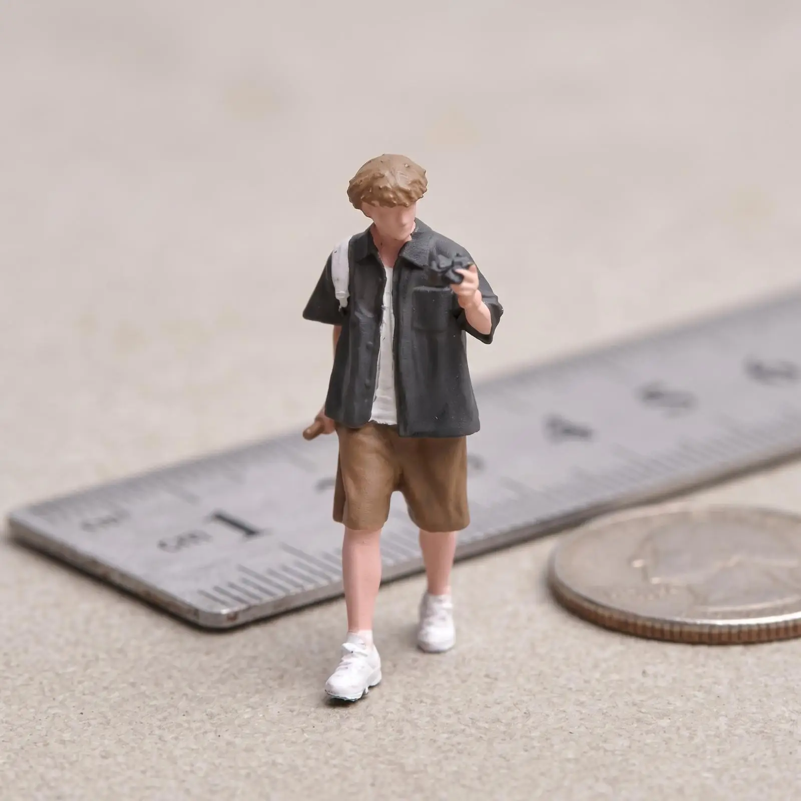 Miniature Scale Resin Man Figure Street Photographer Style for Creative Photography Display Case Model Setup