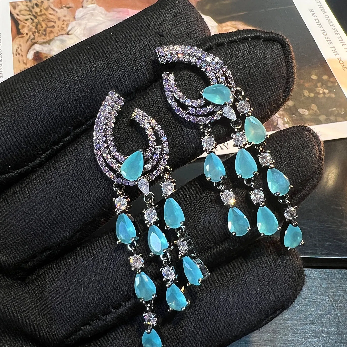 

Water drop geometric tassel earrings long light luxury high-end dress banquet colorful treasure earrings