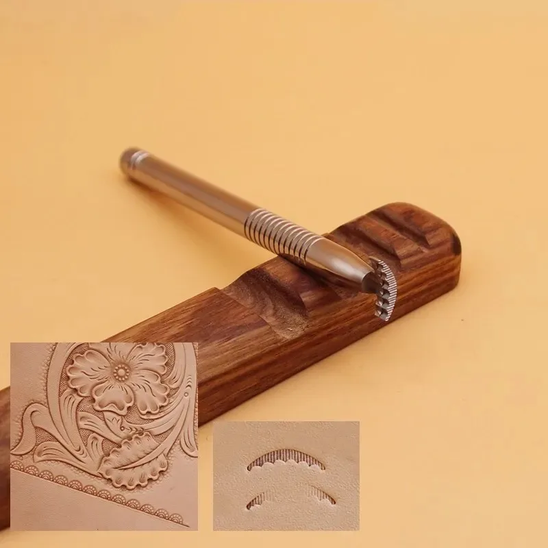 

V407 Scroll Embossing Tool - 304 Steel Tangcao Pattern For Leathercraft | 13.5mm Pro Stamp