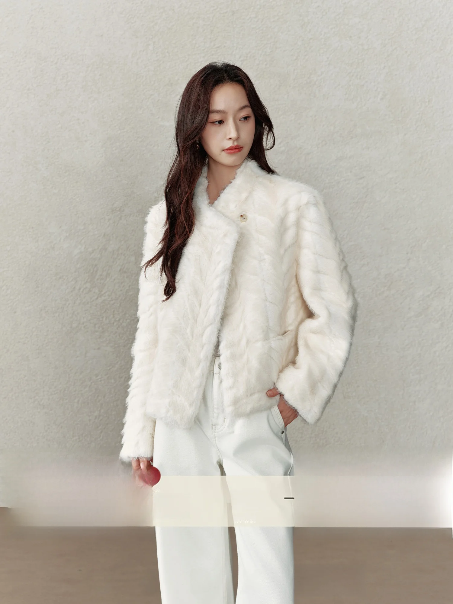 

Экологичная женская зимняя куртка из искусственного меха с асимметричной молнией, теплая, из полиэфирного волокна, с длинными рукавами, повседневная верхняя одежда