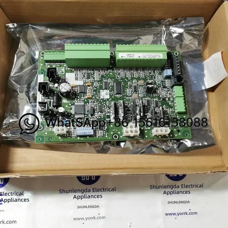 New CESO130038 Factory CCM Carrier Output Module CEPL130260-02-R Industrial Automation Control System Replacement Part High