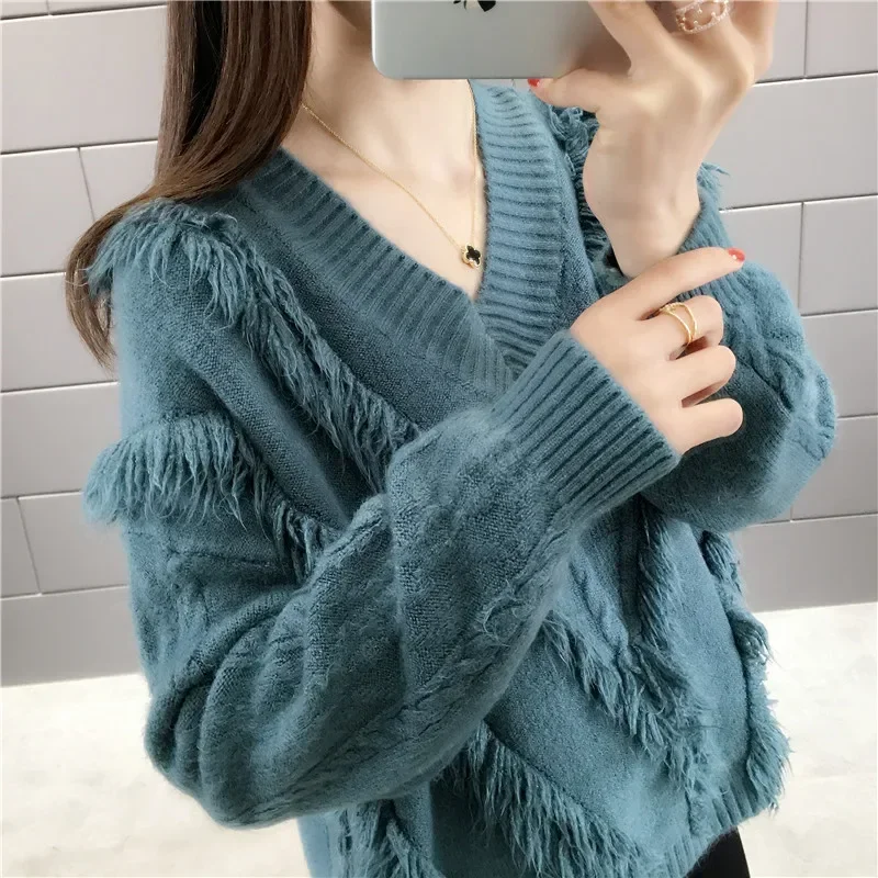 2024 musim gugur/musim dingin wanita baru V-neck warna Solid Pullover Fashion Sweater gaya malas rumbai rajut Underlay seru Off