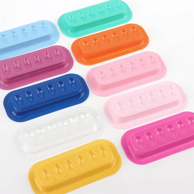 50 Pcs Eyelash Plastic Glue Holder Square Shape Pad Glue Gasket Adhesive Pallet Eyelash Extension Glue Pads Makeup Tool