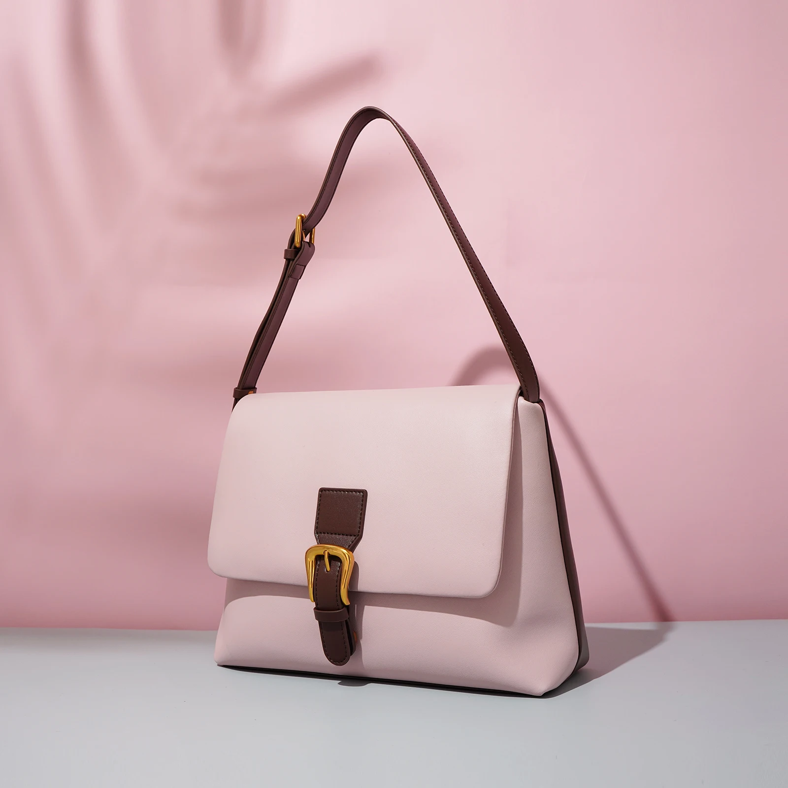 

New Contrasting Cowhide Small Square Bag 2025 Spring /Summer Simple Commuting One-shoulder Crossbody Bag Armpit Bag Macaron