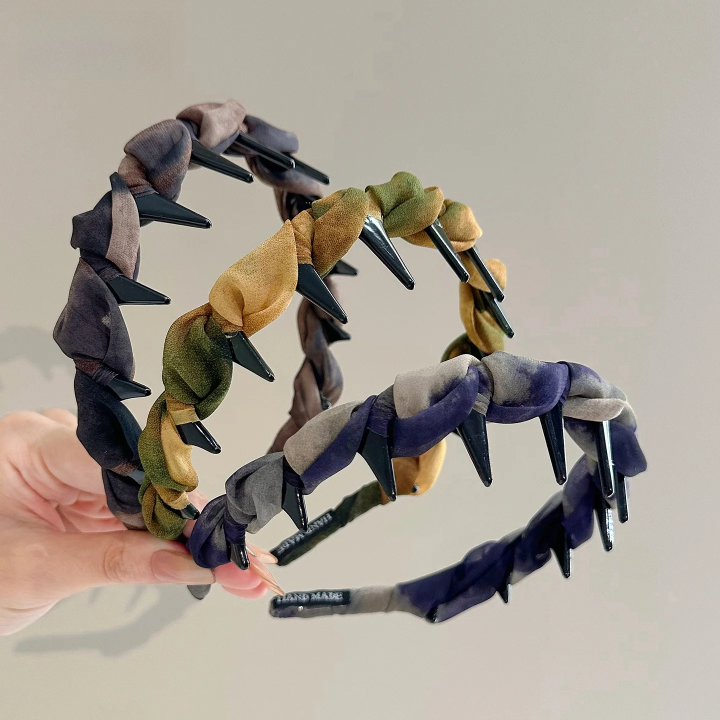 faixa-de-cabelo-feminina-para-penteados-com-linha-do-cabelo-alta-nova-colecao-2025-para-uso-diario-ao-ar-livre-com-efeito-ondulado-para-o-rosto-presilha-de-cabelo-especial-tiara-acessorio-para-cabelo