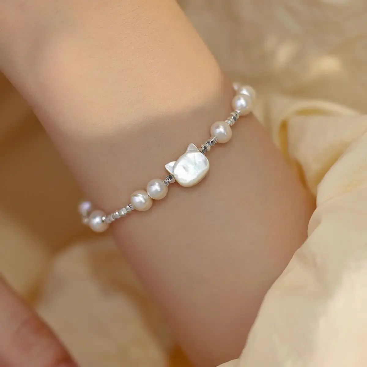 Bracelet Women's Natural Freshwater Pearl Beaded White Shell Cat Bracelet Light Luxury Niche 2023 New Style  Ping An Nafu