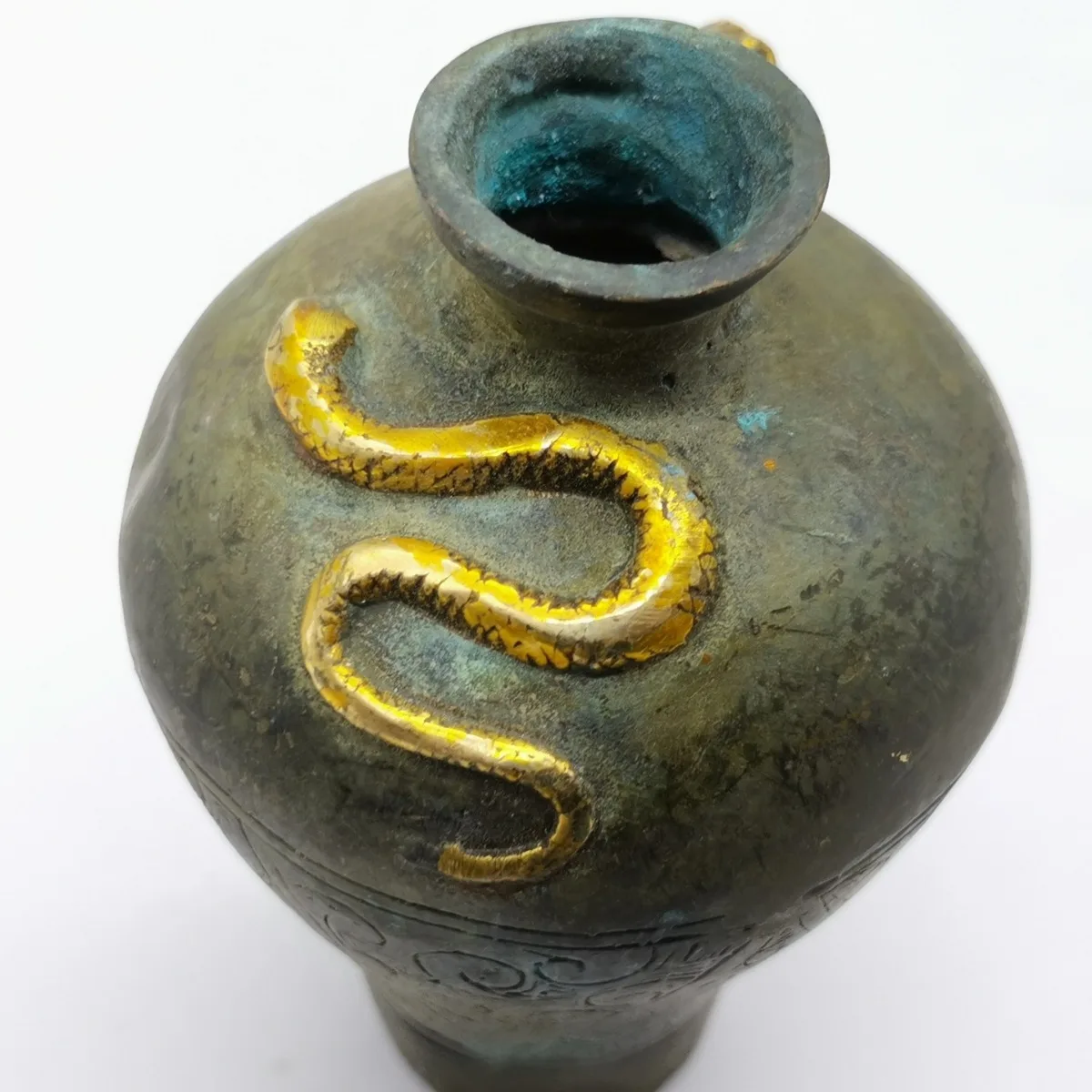 

Antique old bronze ware Gilded sculpture, gilded brass collection retro ware big belly snake mouse bottle hope dragon objects