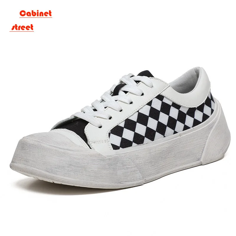 

Casual Sports Shoes 2024 New Niche Retro Plaid Cookie Shoes Academy Style Board Shoes for Men and Women the Same Shoes