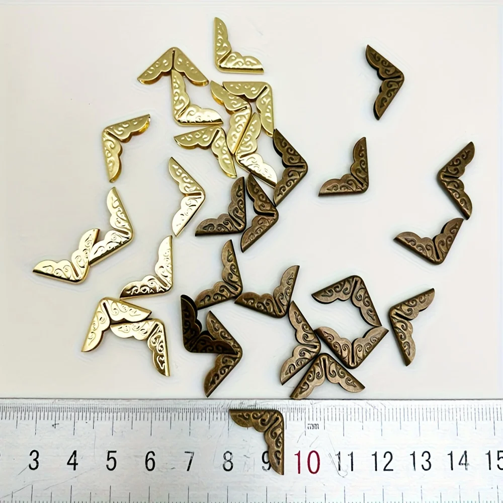 24 Stück Retro-Dreieck-Album-Eckenschutz aus Metall – bronzefarbene Kantenschutz für Scrapbooking, Menüs, Notizbücher – langlebiges Buch