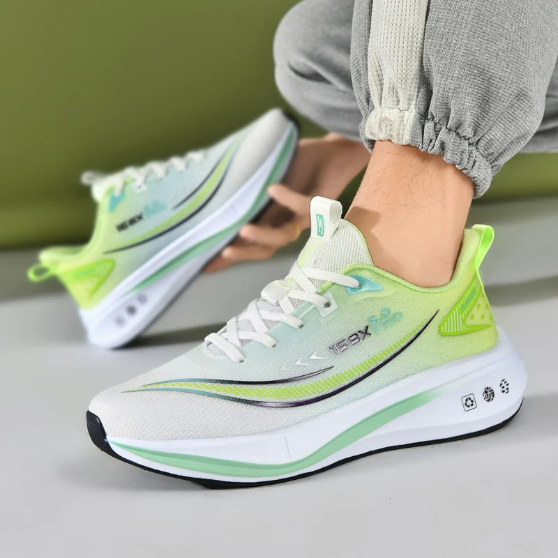 Men's new comfortable outdoor speed runing shoes sneakers breathable four seasons wear-resistant soft-sole racing sports shoes ﻿