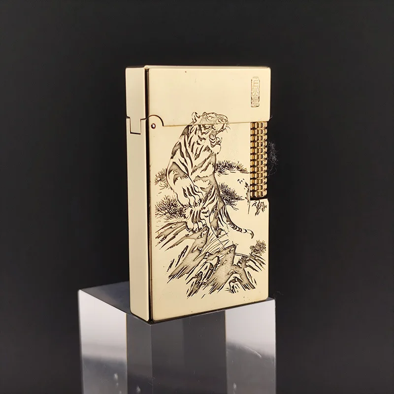 

Featured pattern Loud Sound Kerosine Lighter Side Slip Classic Steel Sound Five-sided Carved Brass Engraving Pattern
