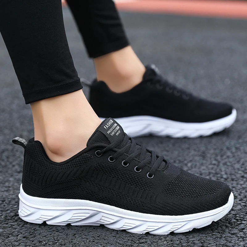 Lace Up Men Casual Shoes Mesh Breathable Soft Lightweight Male Walking Sports Shoes Non-slip Men\'s Sneakers Outdoor Tennis 2024