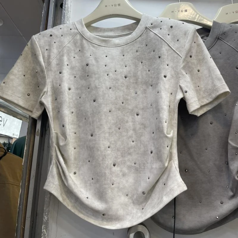 Hot-Drilling-T-Shirt mit Rundhals ausschnitt und kurzen Ärmeln Damen Sommer neues Falten-Design fühlen sich Taille schlankes Oberteil