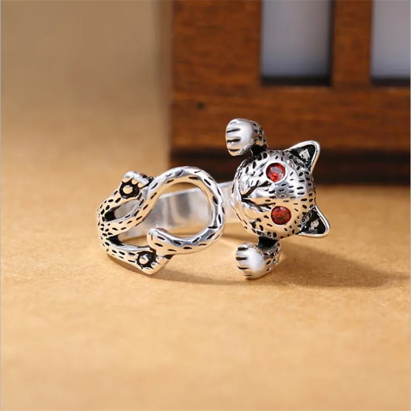 New Creative Personality Lucky Cat 925 Sterling Silver Retro Jewelry Ethnic Style Red Eye Crystal Thai Silver Opening Rings R280