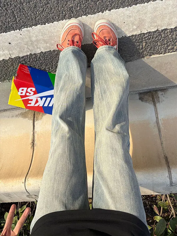 

Мужские джинсы American Sle Cleanfit синего цвета, осенне-зимние, утепленные, с узором в виде молнии, слегка расклешенные, прямого кроя, зауженные к низу.