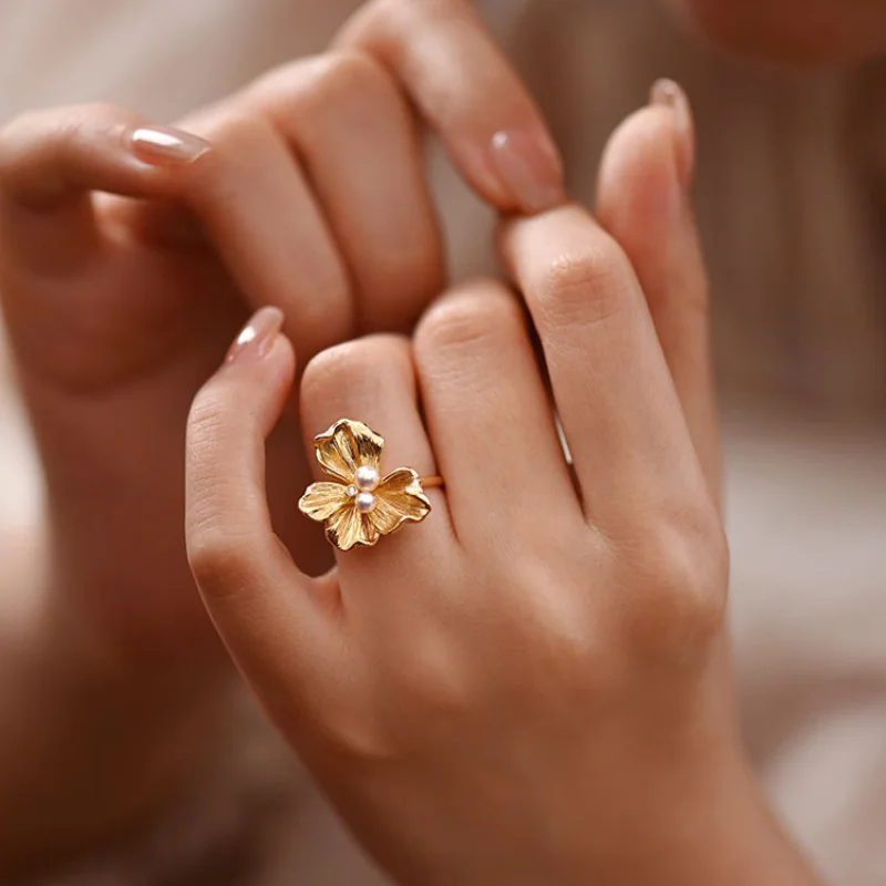 Original Design vintage Simple Pearl Flower rings for women Elegant Glossy Wedding Vintage Fine Jewelry Luxury Daily ring