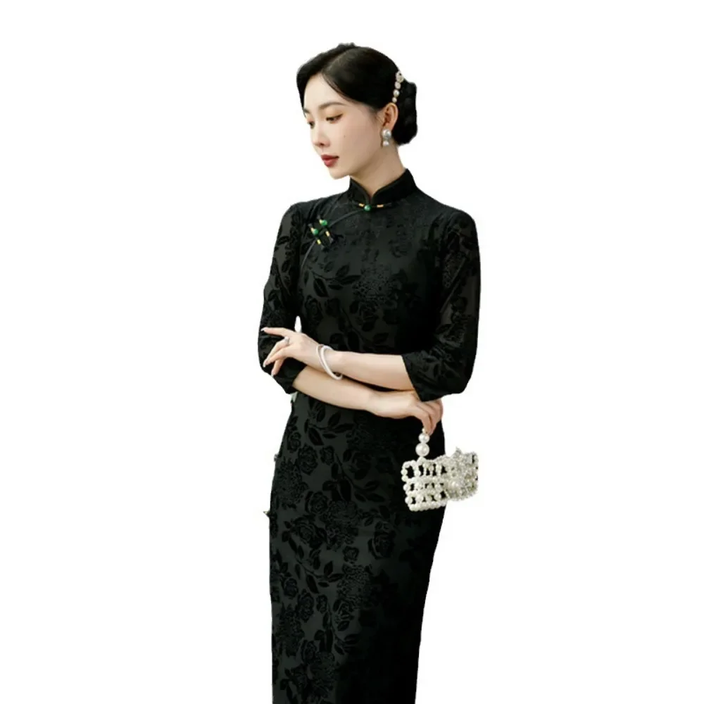 Spring and Summer New Style Cheongsam for Middle-aged and Elderly Women Retro Chinese Style Velvet Long Mid-sleeve 2024