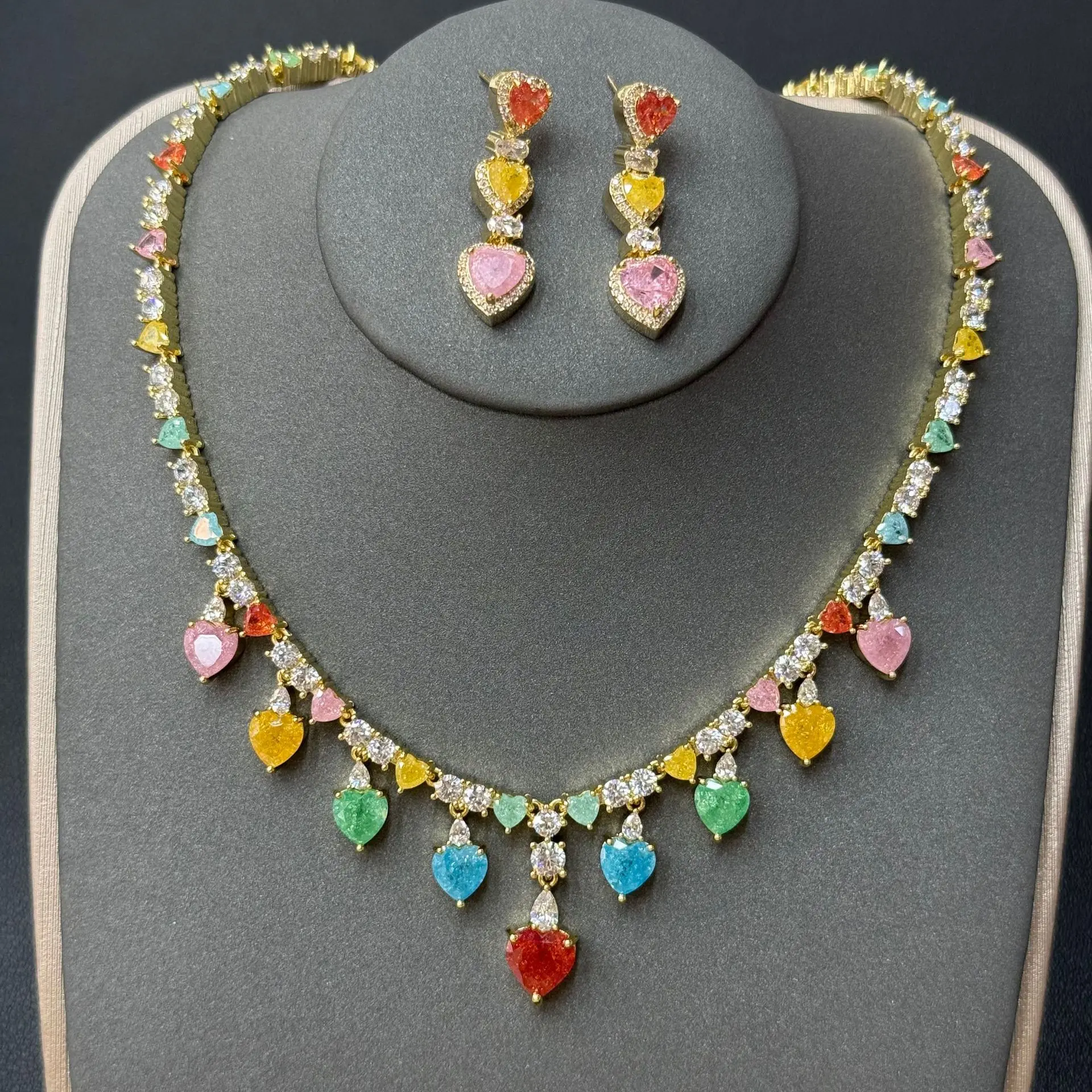 Luxury Heavy Craft Full Paved Cubic Zirconia Heart Pendant Jewelry Set Elegant Noble Light Luxury Women Banquet Necklace Earring