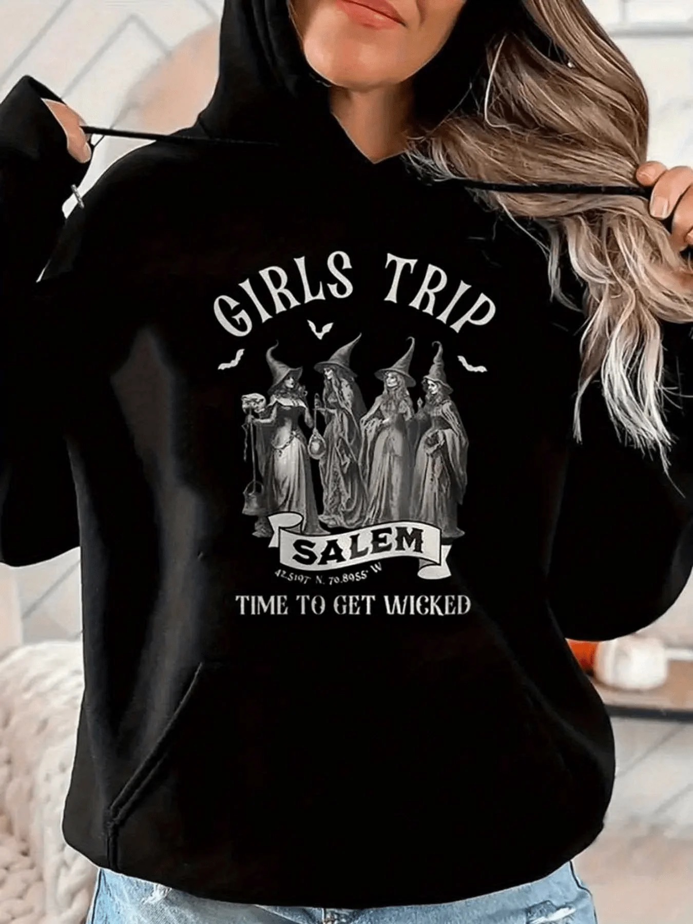 Lady Trip Salem Witch Pattern Black Hoodie, Fashionable Casual Four-Witch Design Hoodie