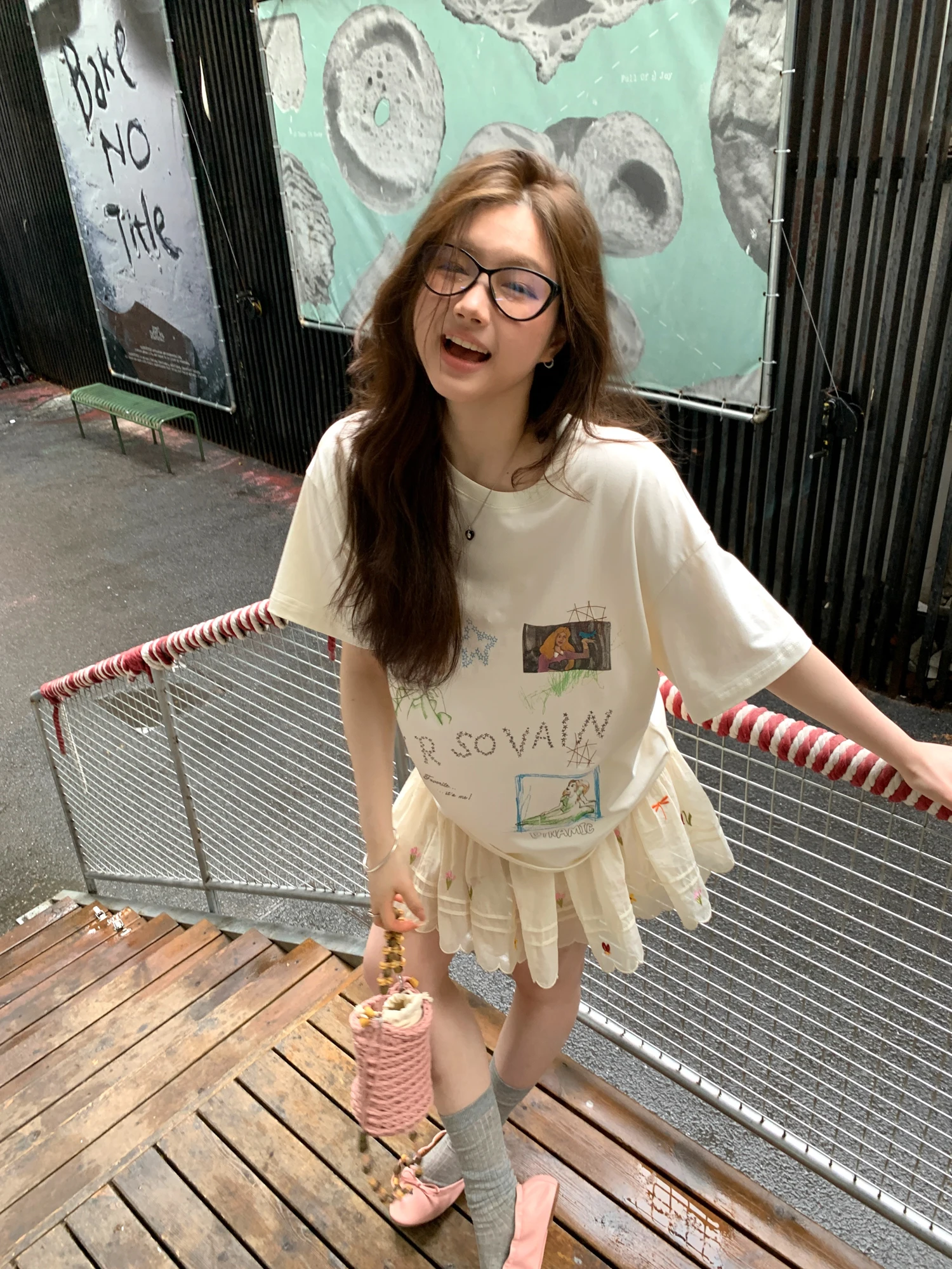 

Realzz Snow White Princ Summer Casual Loose Cotton T-irt Girls' Printed ort Sve round Ne Basic Fit Tee